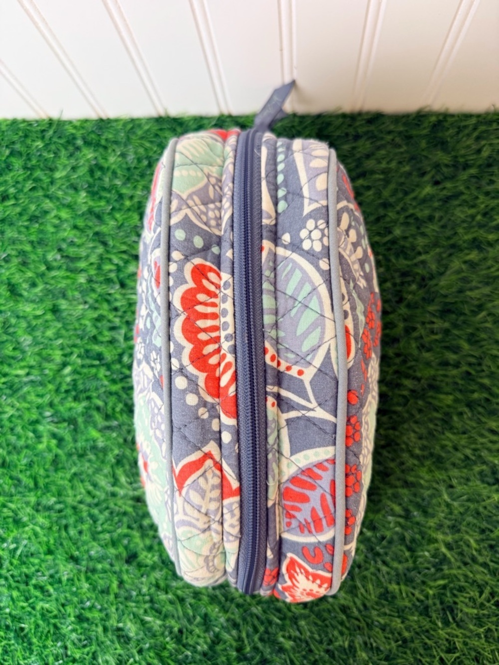 Vera Bradley Nomadic Floral Large Cosmetic Bag Lined Gray/Red/Mint GUC - Picture 4 of 7